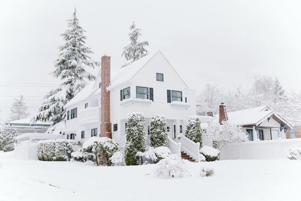 Winter Wonderland: A Guide to Effective Landscape Maintenance in the Chill